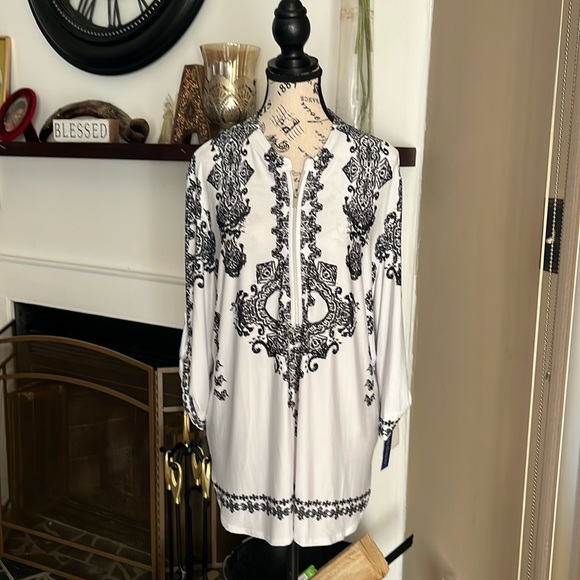 Top - Picture 1 of 4